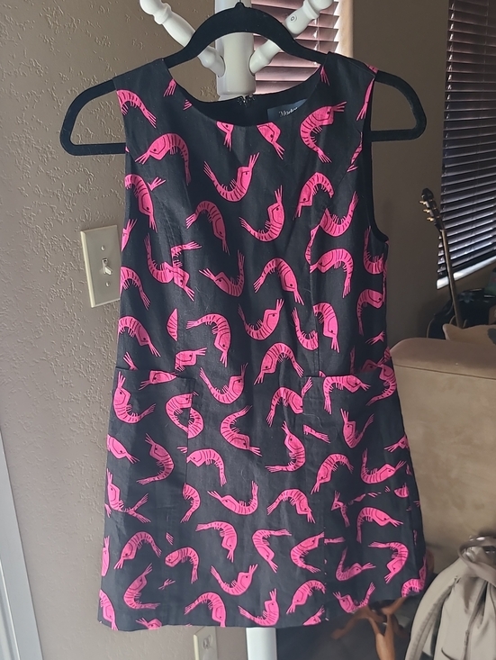 Modcloth Dresses & Skirts - Modcloth Black Mini Dress with Bright Pink Shrimp Print